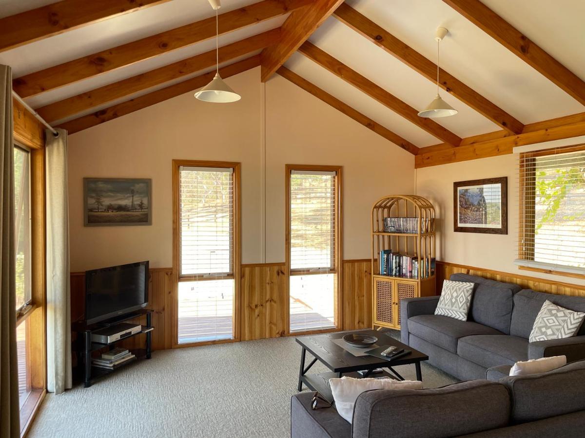 Warby Cottage Wangaratta Exterior photo